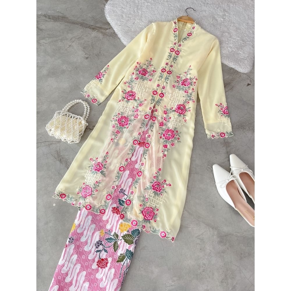 Aswara Kebaya Set