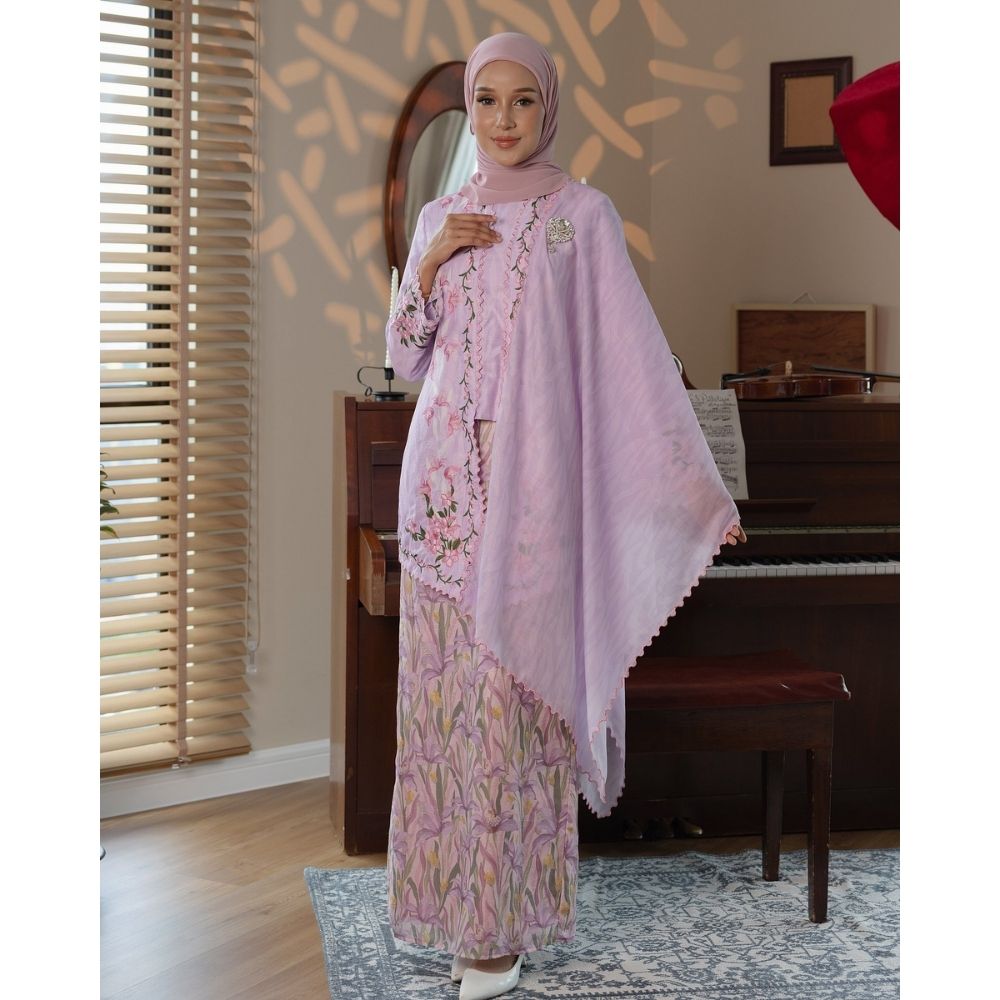 Lily Kurung