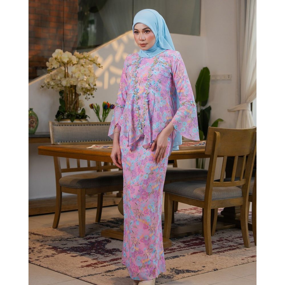 Rose Kurung