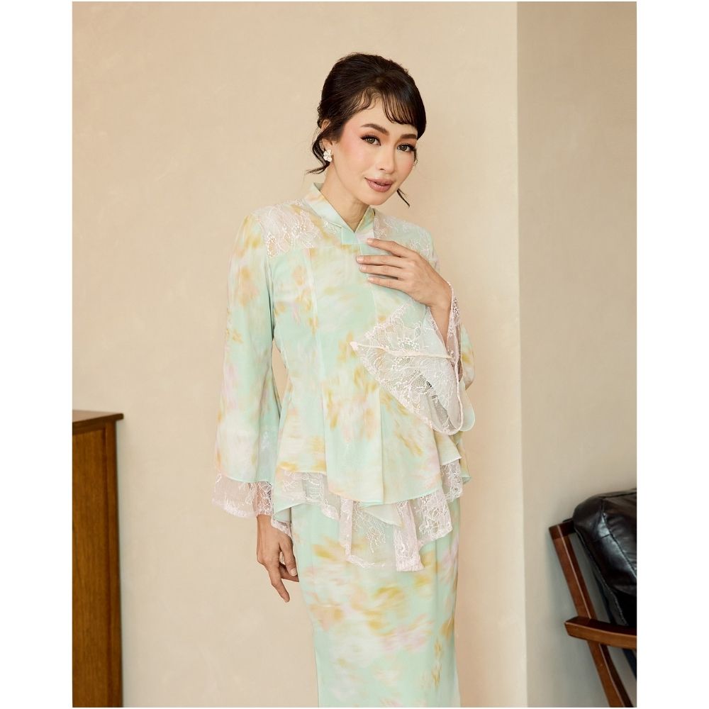 Leonara Floral Lace Kurung