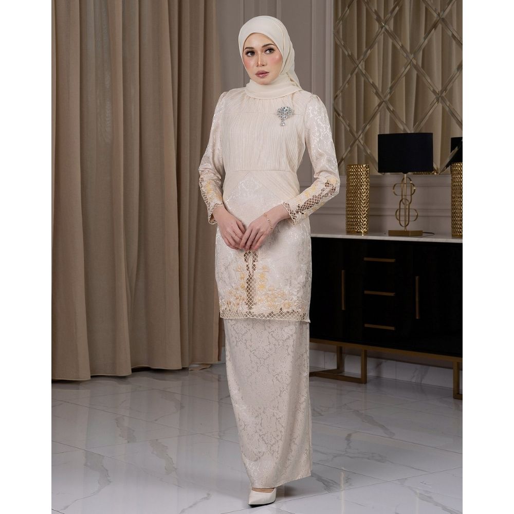 Anastasia Kurung