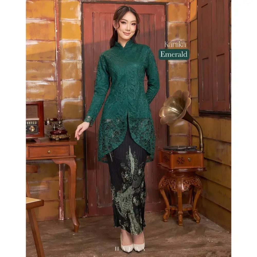 Kartika Kebaya Lace Batik