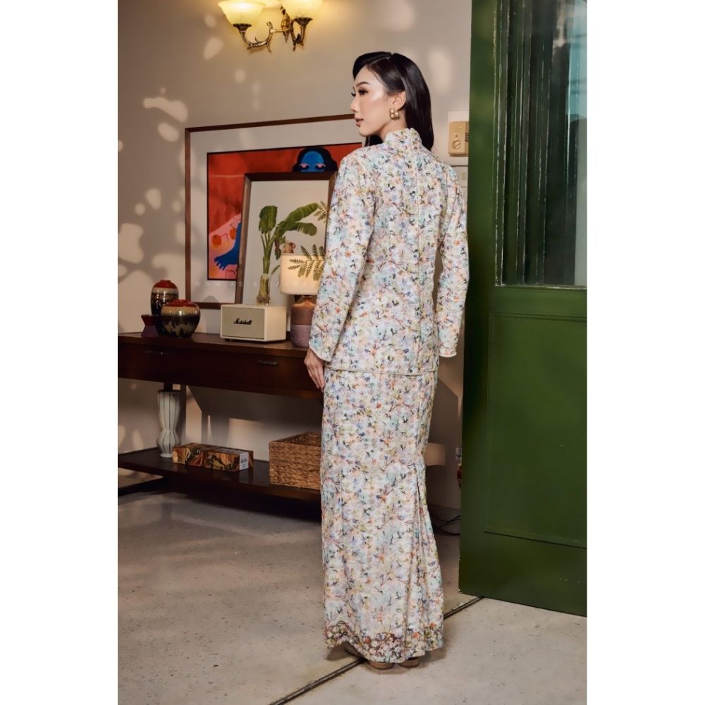 Azura Kurung