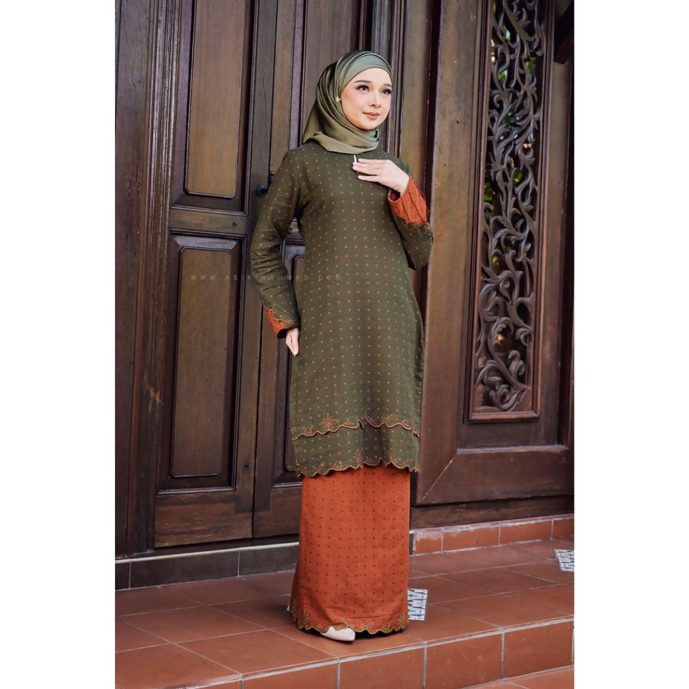 Indah Julia Kurung