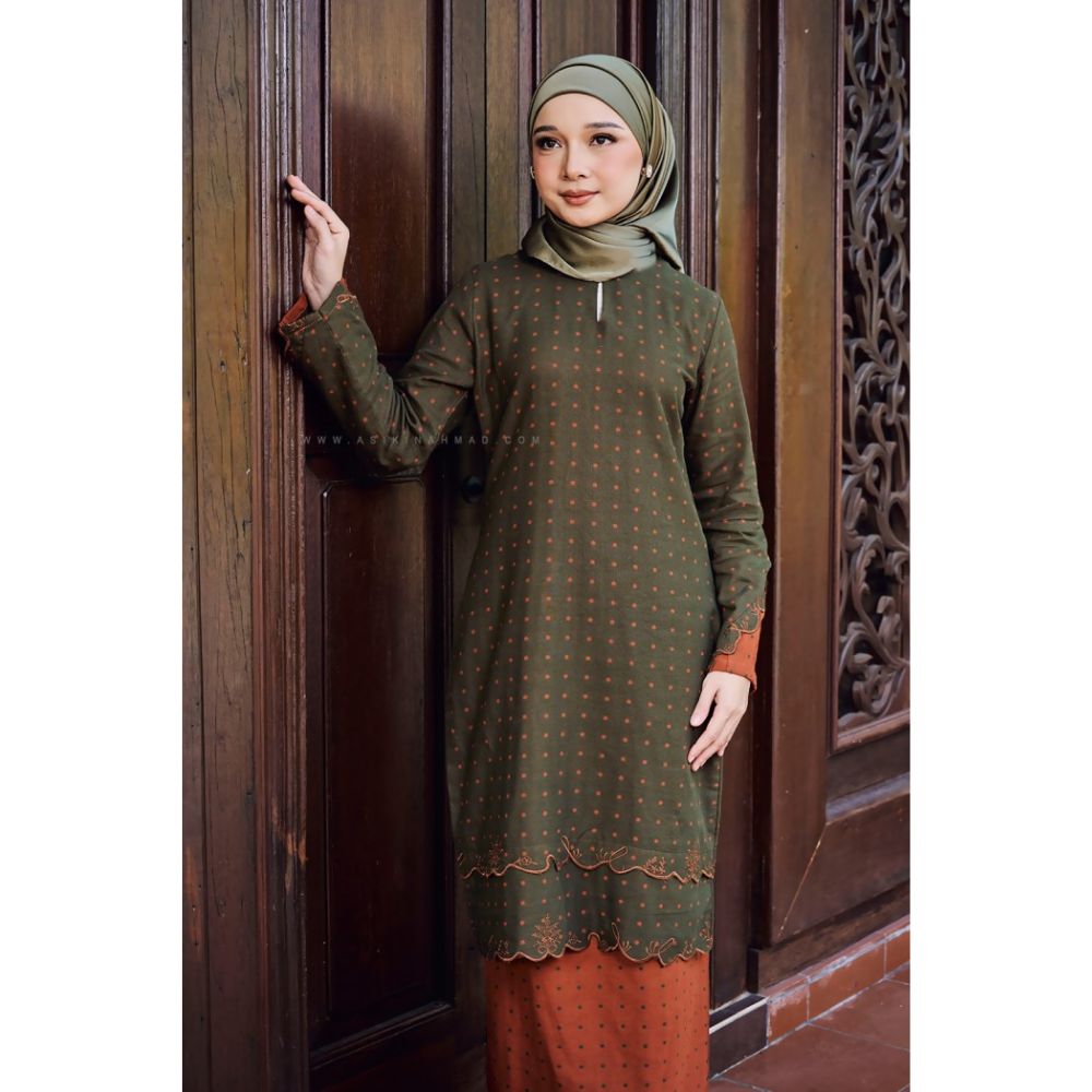 Indah Julia Kurung