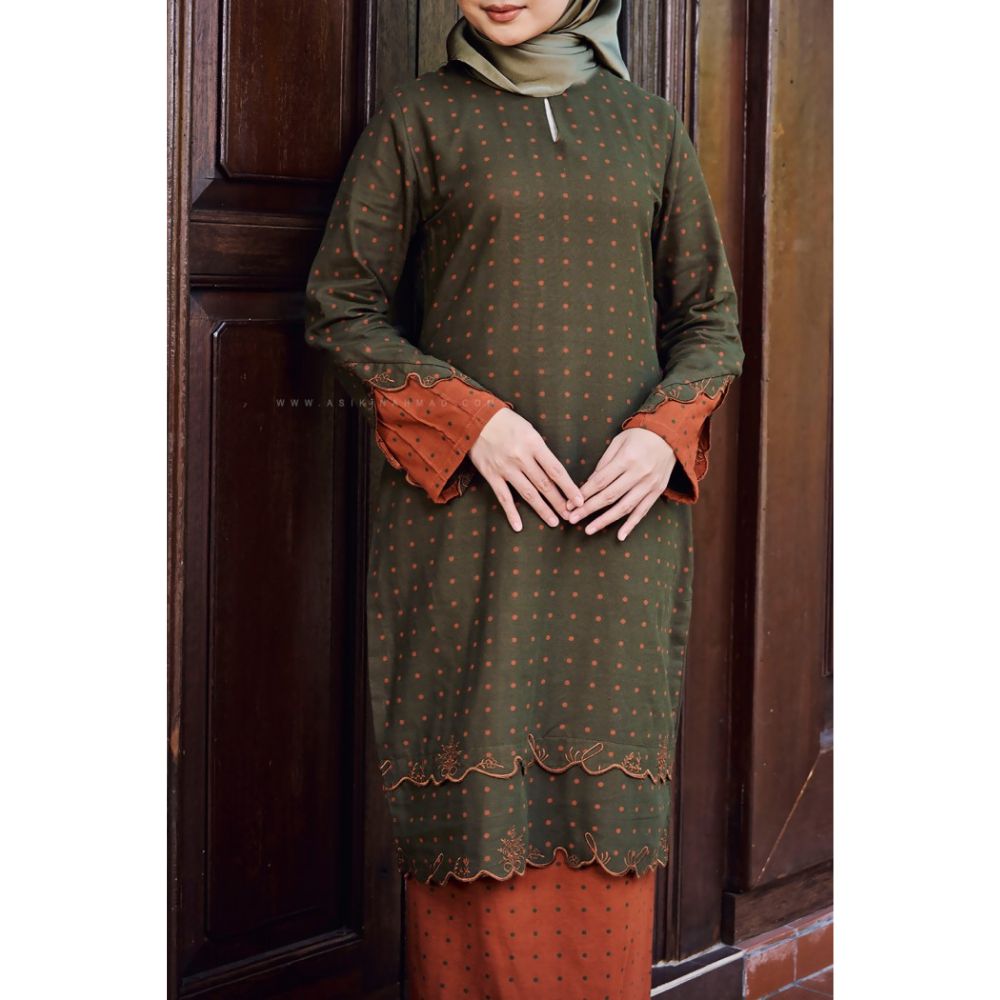 Indah Julia Kurung
