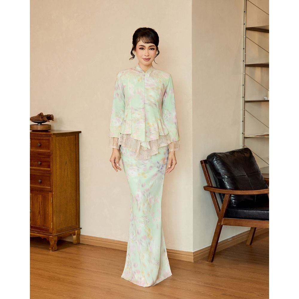 Leonara Floral Lace Kurung - CULTLABEL