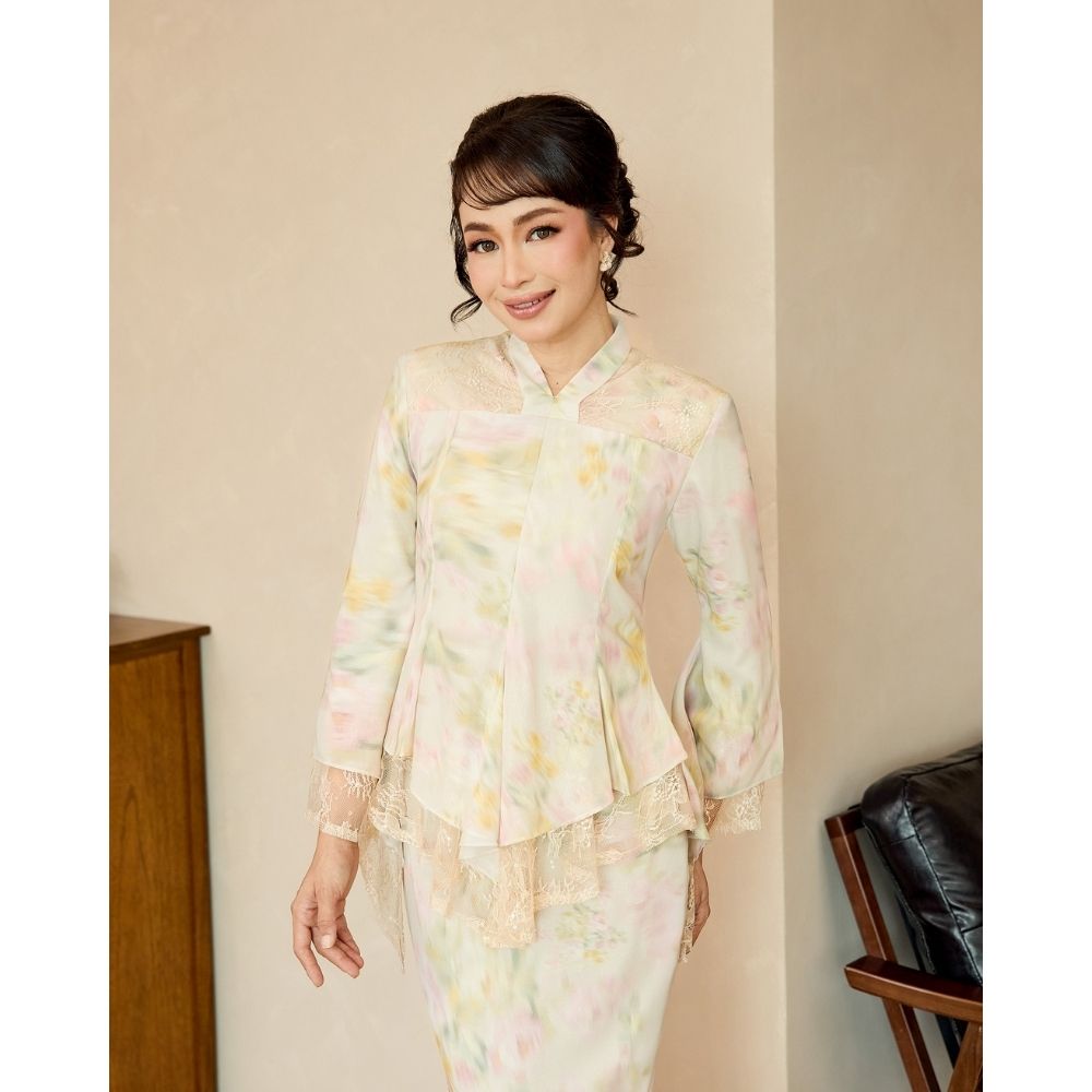 Leonara Floral Lace Kurung - CULTLABEL