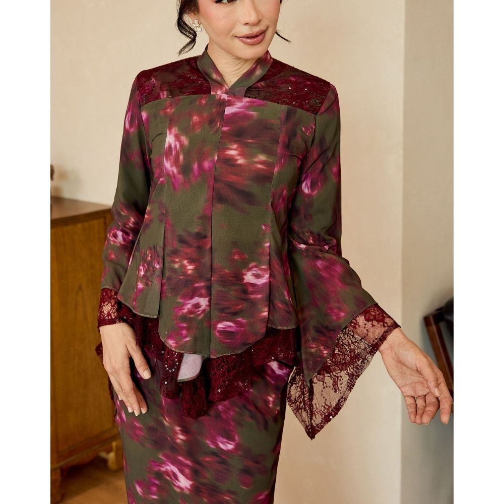 Leonara Floral Lace Kurung - CULTLABEL