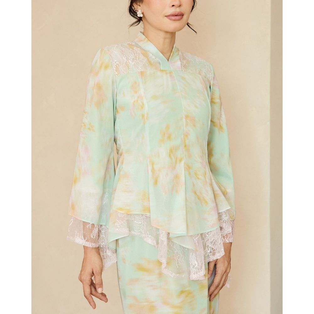 Leonara Floral Lace Kurung - CULTLABEL